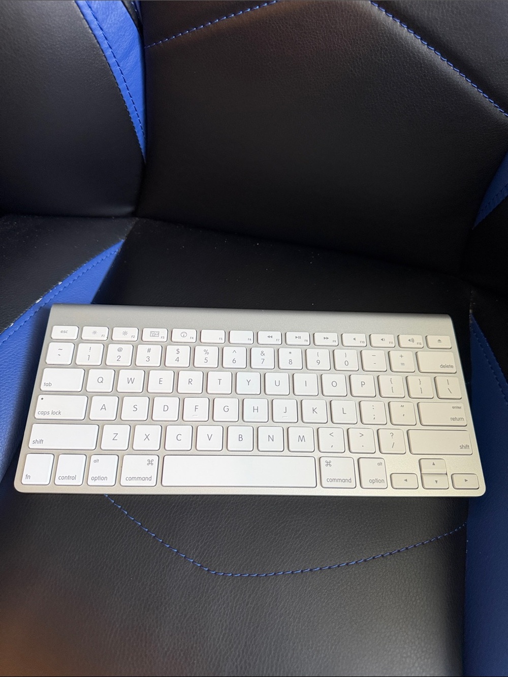 Apple Silver & White Compact Bluetooth Keyboard